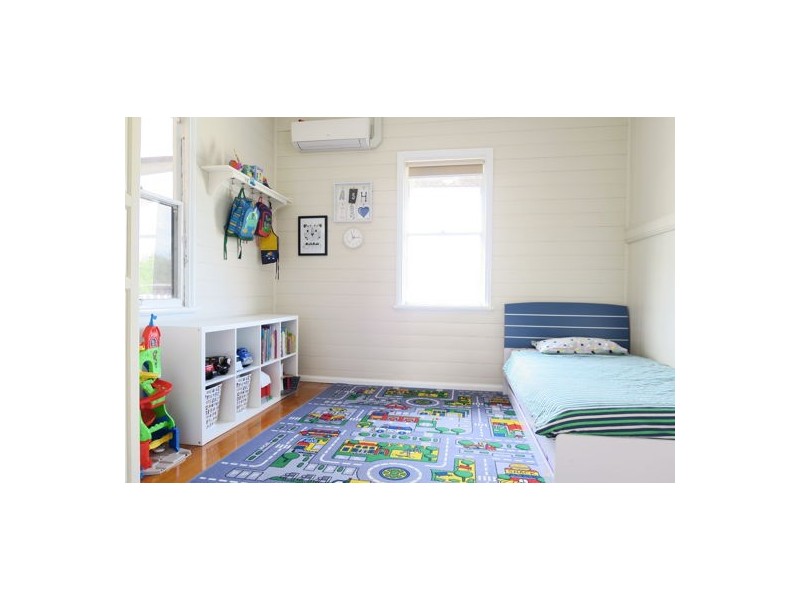 34 Lawrence Street, North Ipswich QLD 4305