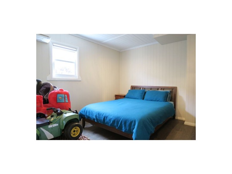 34 Lawrence Street, North Ipswich QLD 4305