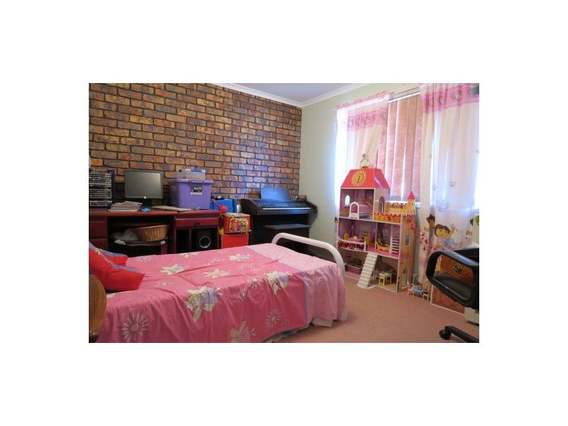 1 & 2/19 Cocos Place, Raceview QLD 4305