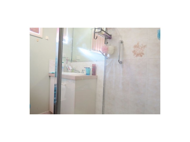 1 & 2/19 Cocos Place, Raceview QLD 4305