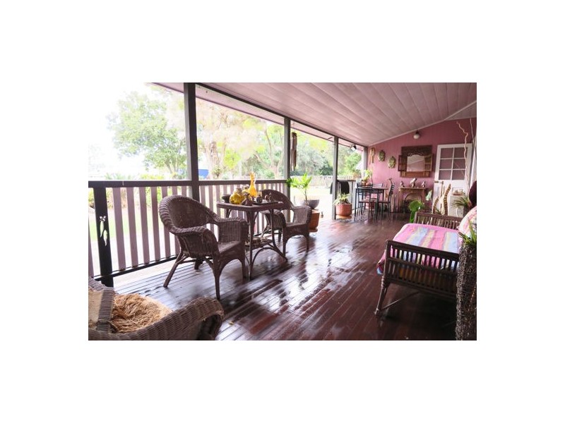 6-8 Hall Street, Peak Crossing QLD 4306