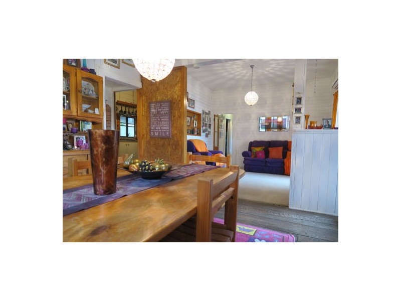 6-8 Hall Street, Peak Crossing QLD 4306