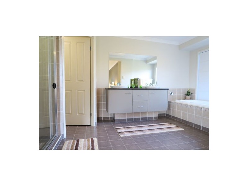 27 Harrison Grove, Deebing Heights QLD 4306