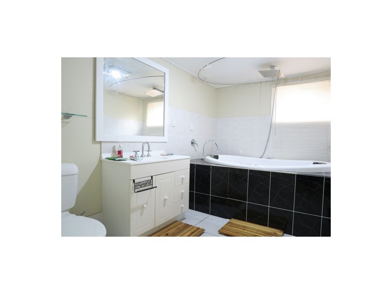 5 Teak Street, Raceview QLD 4305