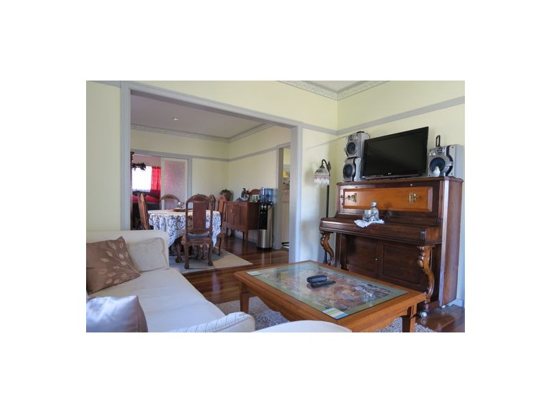 60 Bergin Street, North Booval QLD 4304