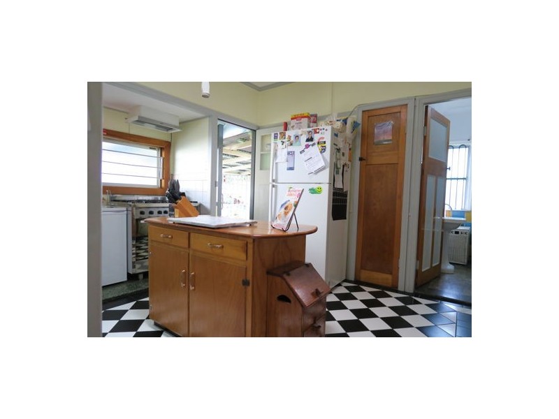 60 Bergin Street, North Booval QLD 4304