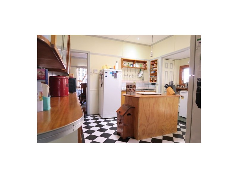 60 Bergin Street, North Booval QLD 4304