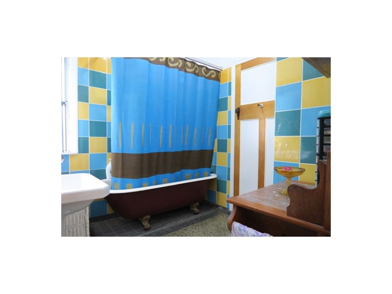 60 Bergin Street, North Booval QLD 4304