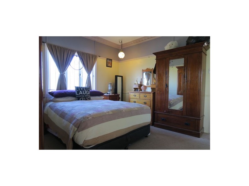 60 Bergin Street, North Booval QLD 4304