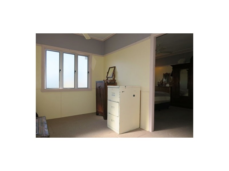 60 Bergin Street, North Booval QLD 4304