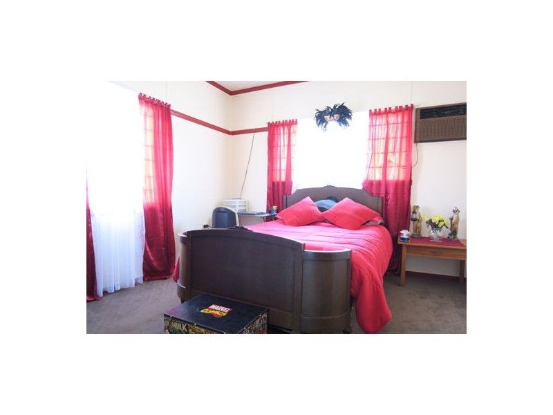 60 Bergin Street, North Booval QLD 4304