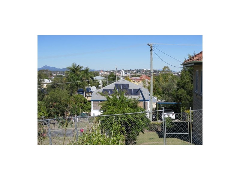 2 Raymond Street, North Ipswich QLD 4305