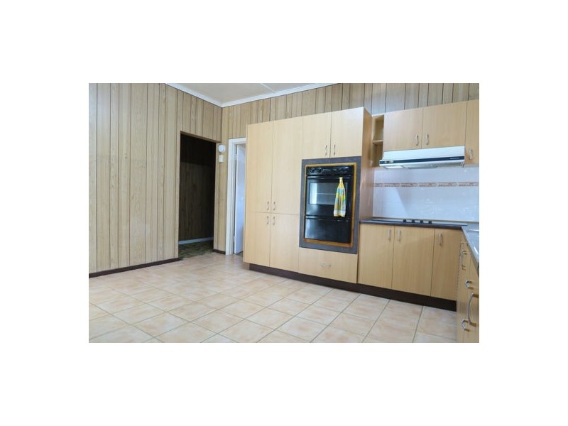 2 Raymond Street, North Ipswich QLD 4305