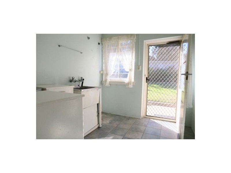 2 Raymond Street, North Ipswich QLD 4305