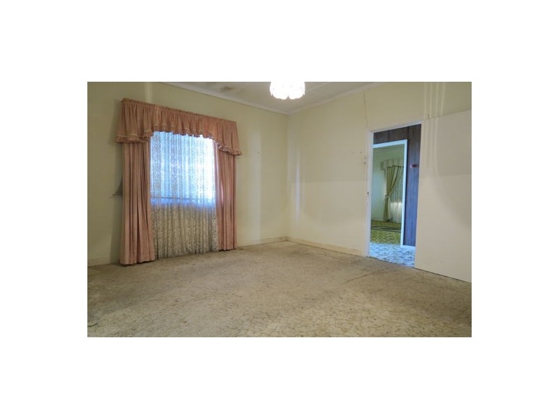 2 Raymond Street, North Ipswich QLD 4305