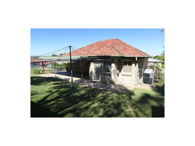 2 Raymond Street, North Ipswich QLD 4305