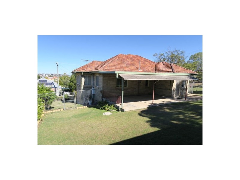 2 Raymond Street, North Ipswich QLD 4305