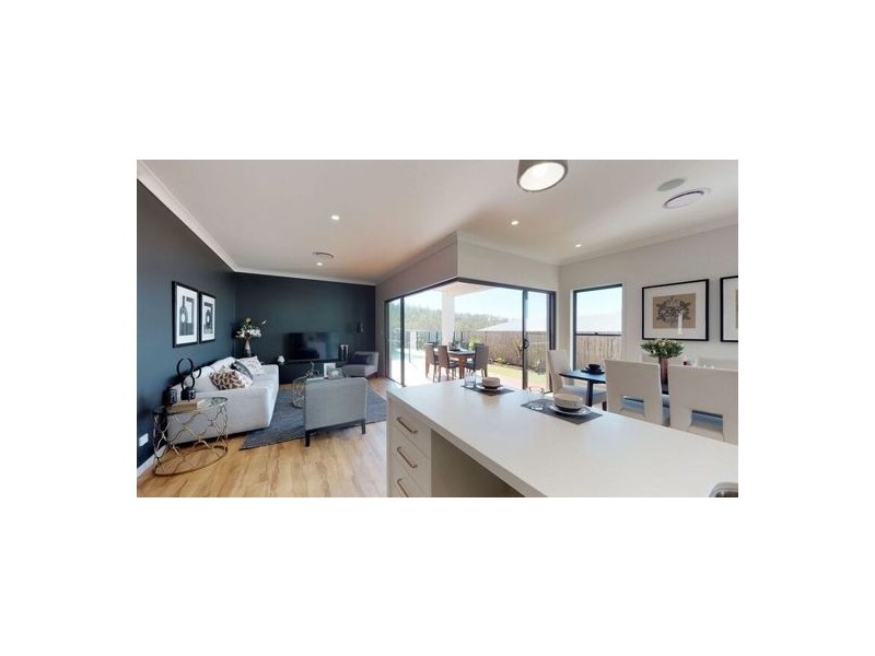 14 Miami Street, Spring Mountain QLD 4124