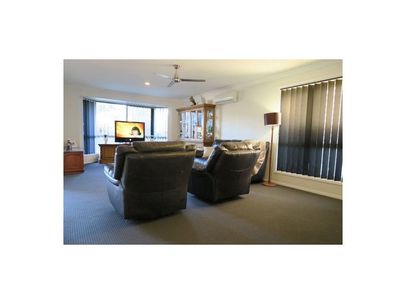 58 Jacana Crescent, Flinders View QLD 4305