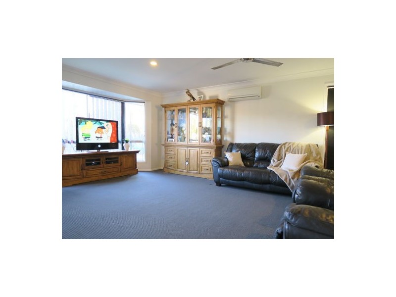 58 Jacana Crescent, Flinders View QLD 4305