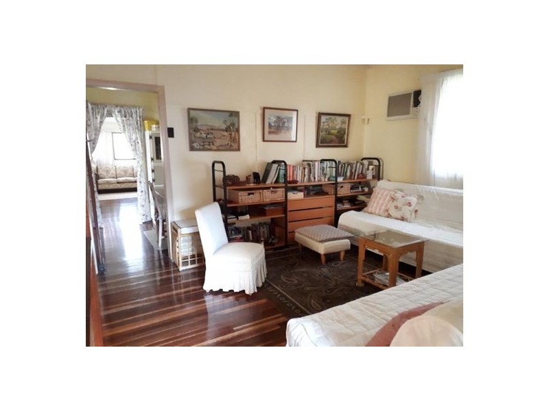 67 Pine Street, North Ipswich QLD 4305