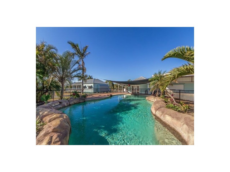 1 Roland Court, Peak Crossing QLD 4306