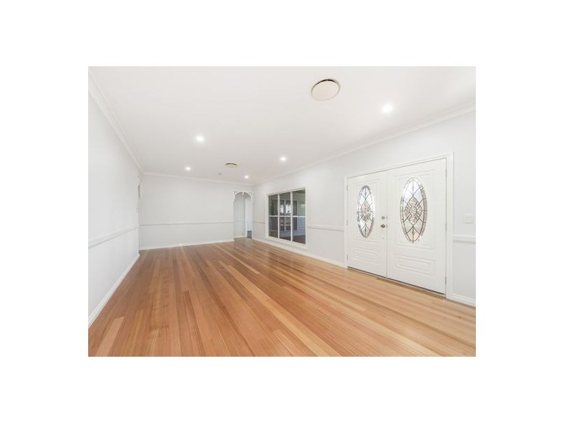 1 Roland Court, Peak Crossing QLD 4306
