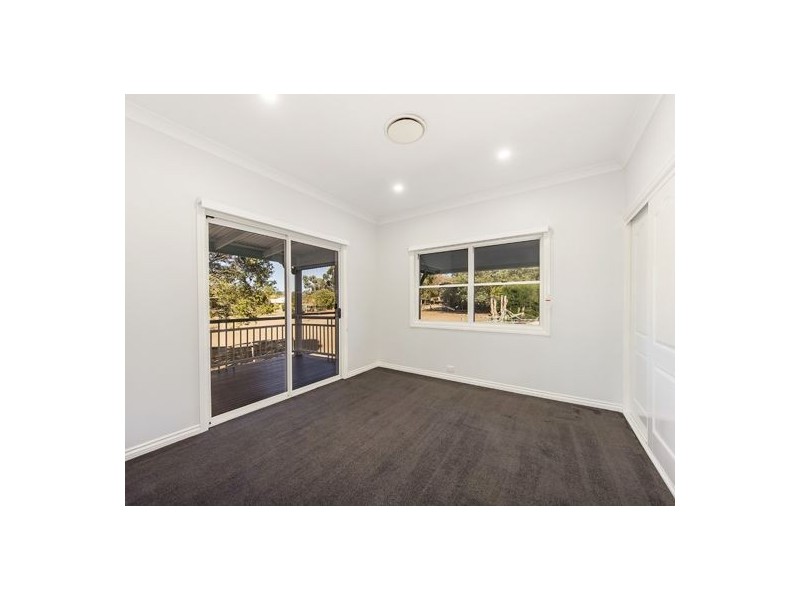 1 Roland Court, Peak Crossing QLD 4306
