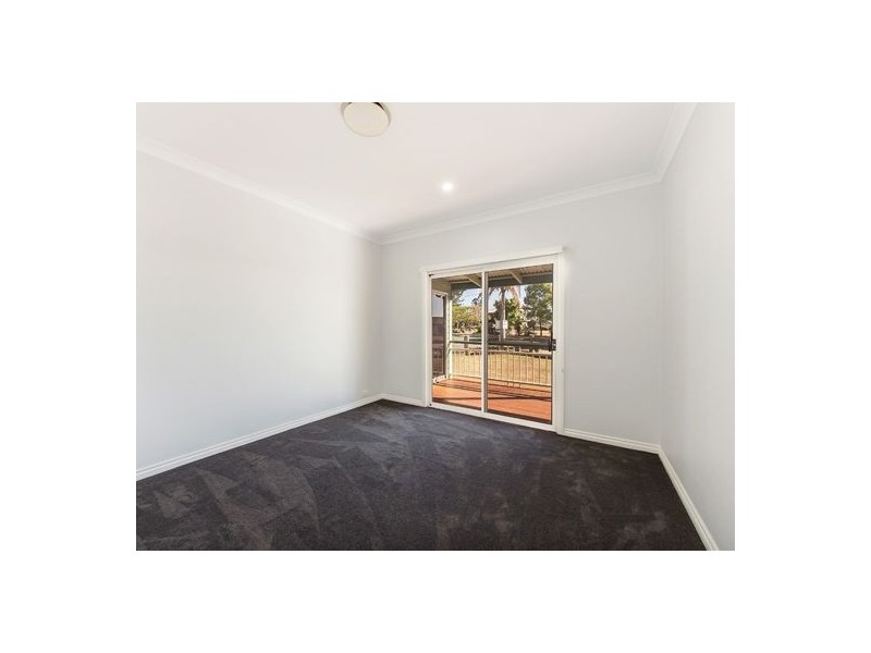 1 Roland Court, Peak Crossing QLD 4306