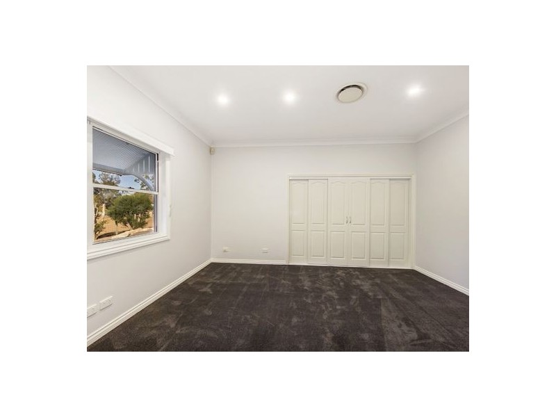 1 Roland Court, Peak Crossing QLD 4306