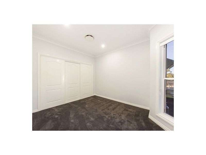 1 Roland Court, Peak Crossing QLD 4306