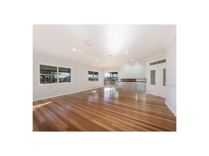 1 Roland Court, Peak Crossing QLD 4306
