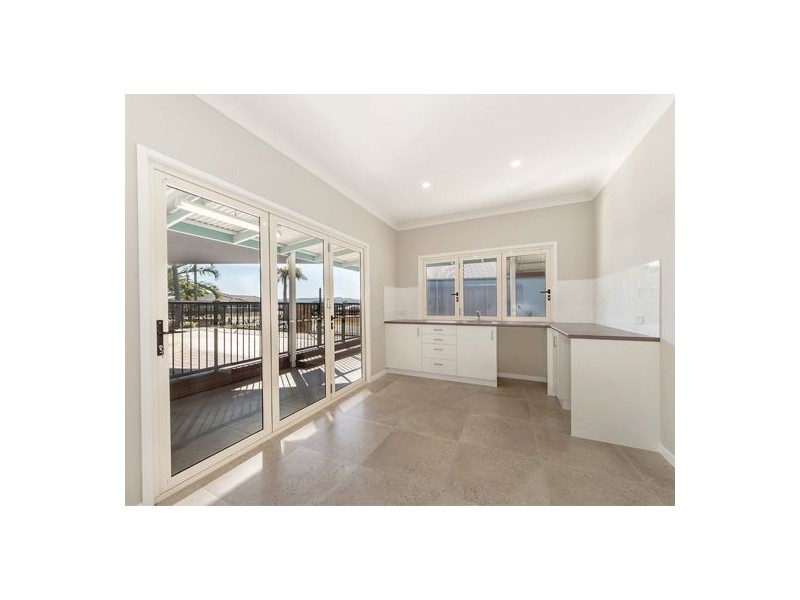 1 Roland Court, Peak Crossing QLD 4306