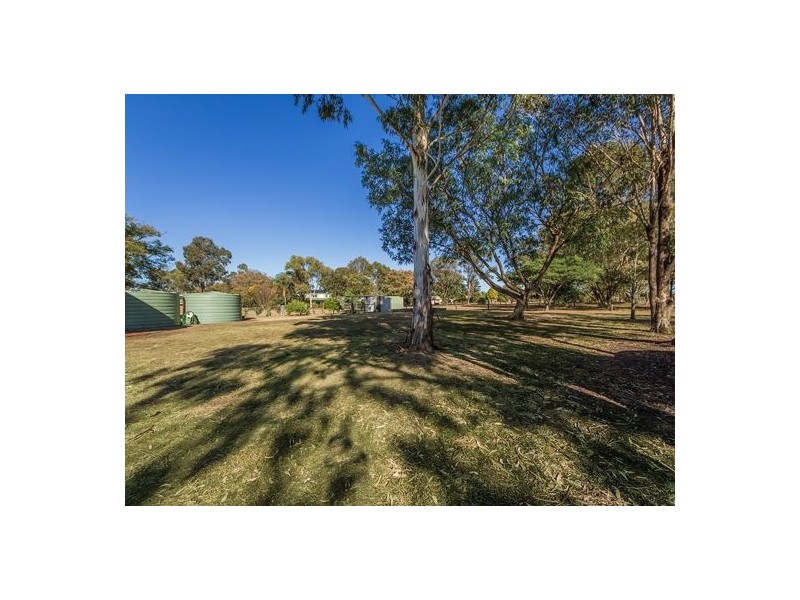 1 Roland Court, Peak Crossing QLD 4306