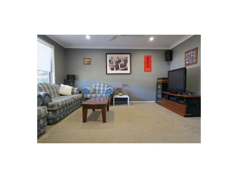 28 Jonquil Circuit, Flinders View QLD 4305