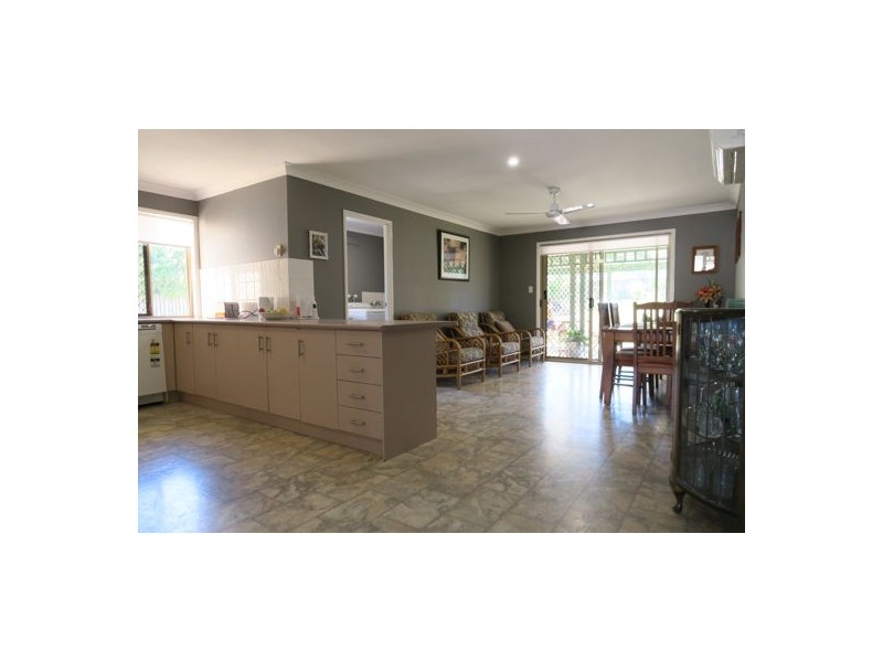 28 Jonquil Circuit, Flinders View QLD 4305