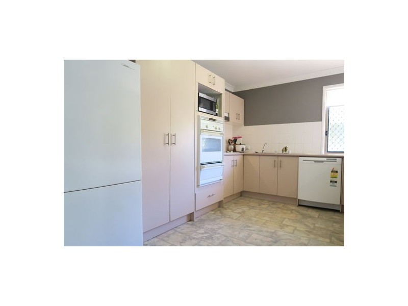 28 Jonquil Circuit, Flinders View QLD 4305