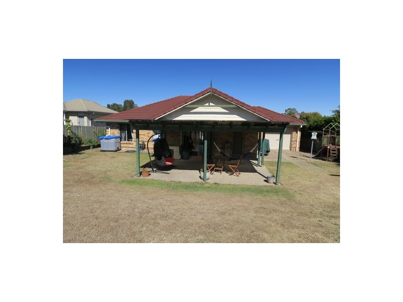 28 Jonquil Circuit, Flinders View QLD 4305