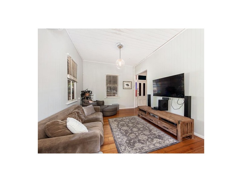 25 Burnett Street, Sadliers Crossing QLD 4305