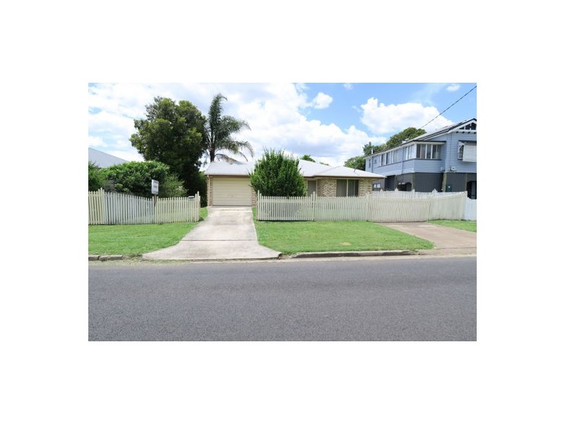 2A Walsh Street, Newtown QLD 4305