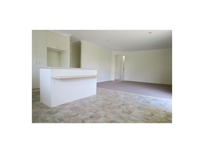 2A Walsh Street, Newtown QLD 4305