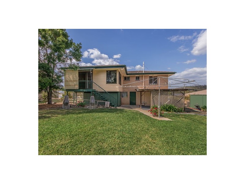 3 Loveanius Street, Silkstone QLD 4304