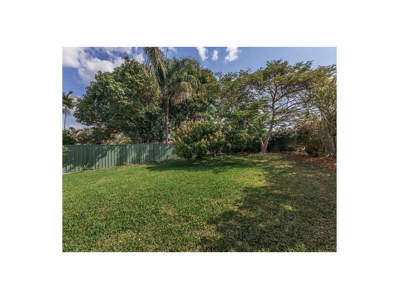 3 Loveanius Street, Silkstone QLD 4304