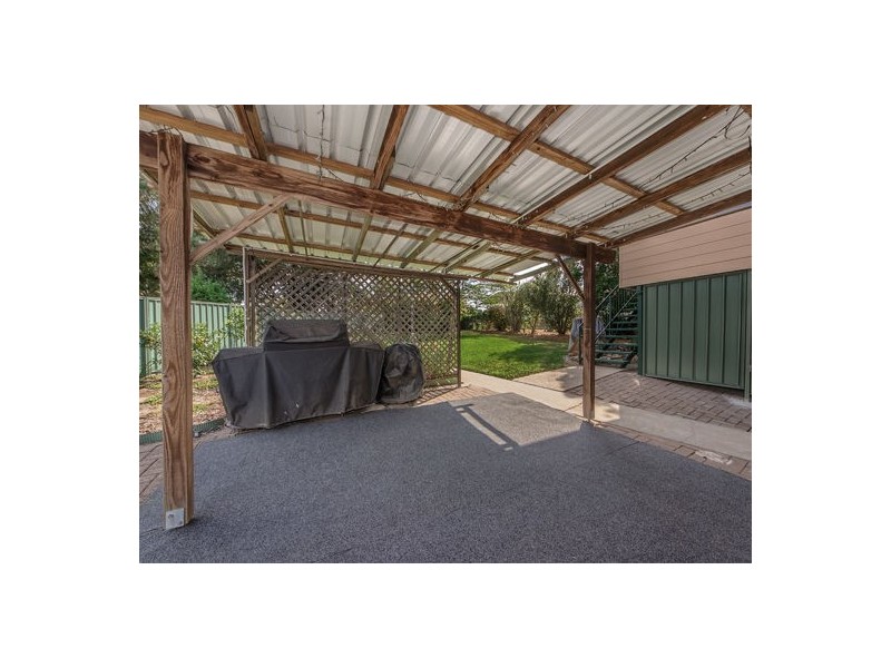 3 Loveanius Street, Silkstone QLD 4304