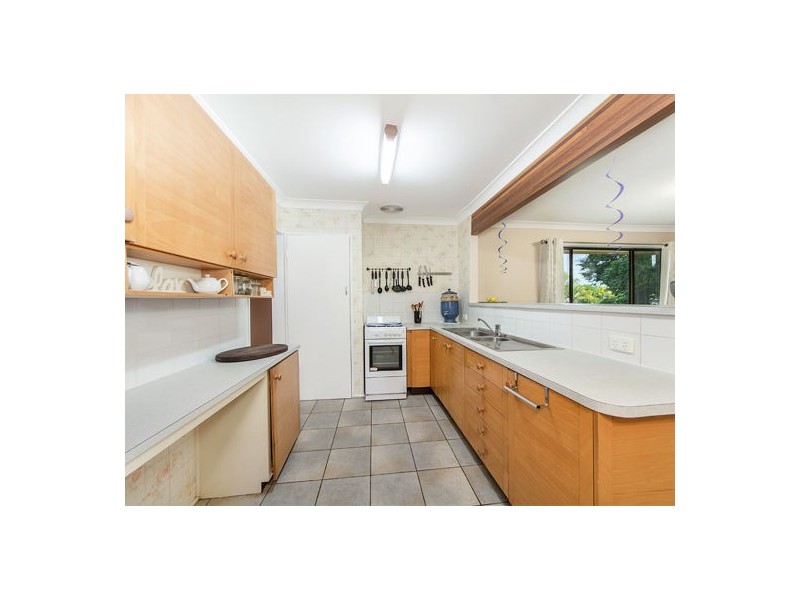 3 Loveanius Street, Silkstone QLD 4304