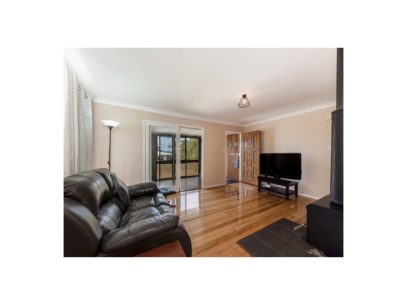 3 Loveanius Street, Silkstone QLD 4304