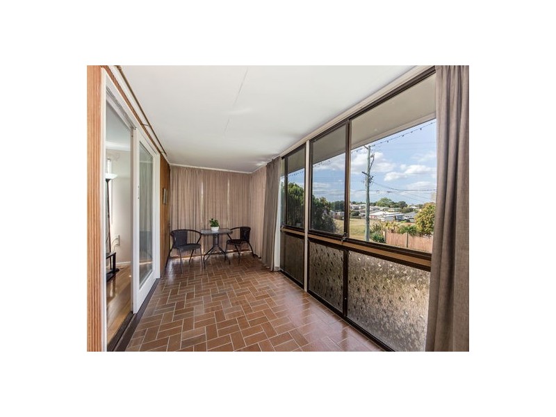 3 Loveanius Street, Silkstone QLD 4304