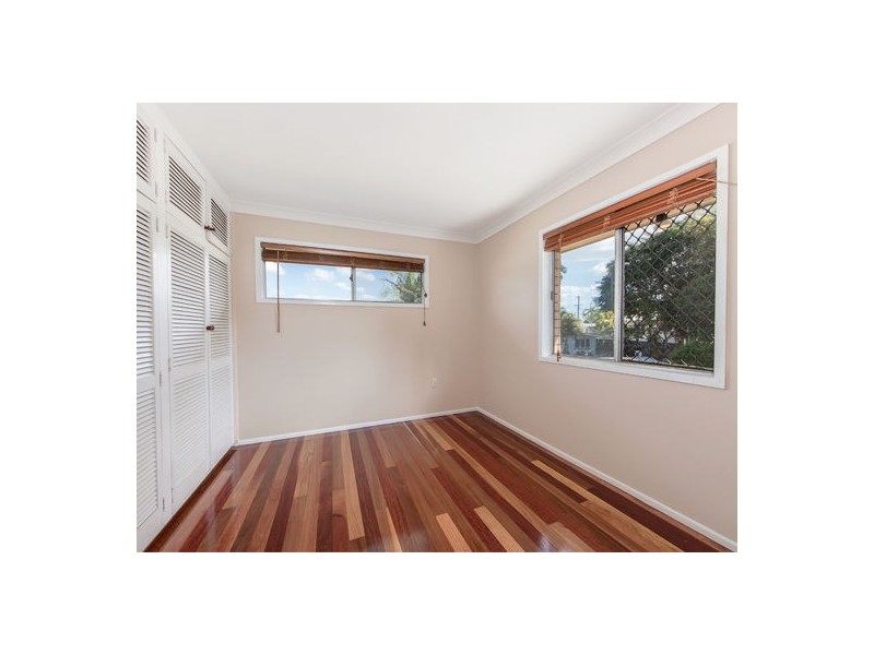 3 Loveanius Street, Silkstone QLD 4304