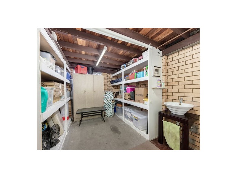 3 Loveanius Street, Silkstone QLD 4304
