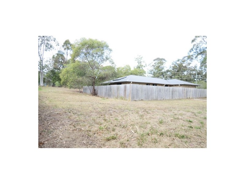 19 Taylor Street, Dinmore QLD 4303